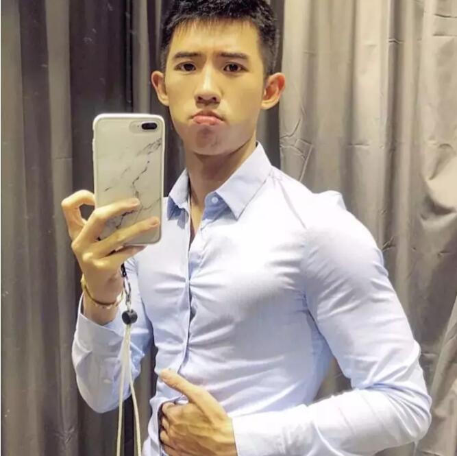 92年网红小奶狗，很多人愿意为他含笑做1。 - 51虹马