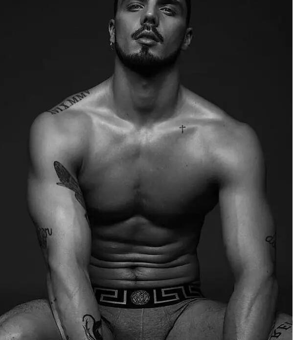 IG猛男情侣档双双硬撩，洋肠让你下体大海啸~ - 51虹马