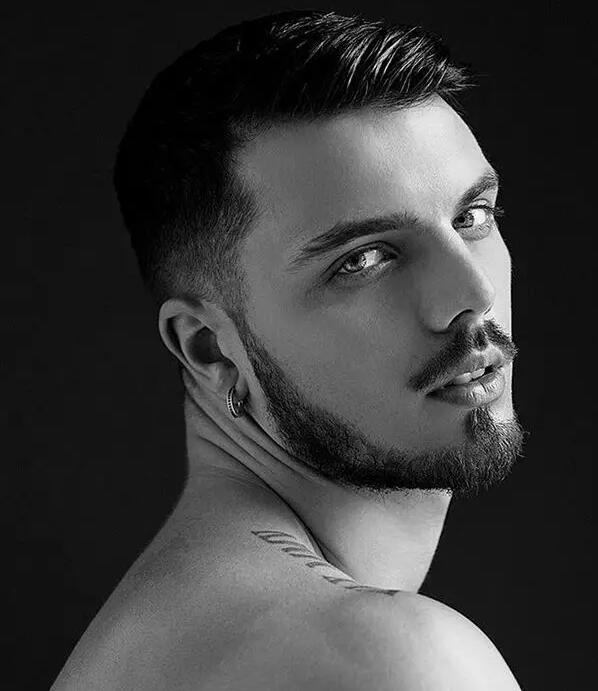 IG猛男情侣档双双硬撩，洋肠让你下体大海啸~ - 51虹马