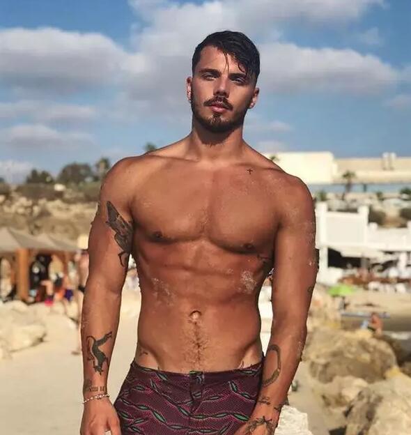 IG猛男情侣档双双硬撩，洋肠让你下体大海啸~ - 51虹马