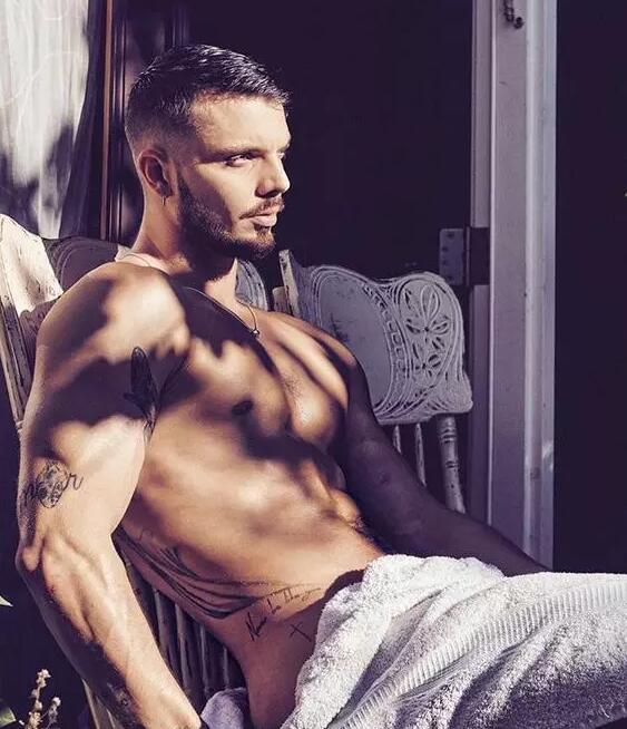 IG猛男情侣档双双硬撩，洋肠让你下体大海啸~ - 51虹马