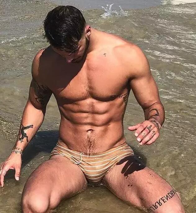 IG猛男情侣档双双硬撩，洋肠让你下体大海啸~ - 51虹马