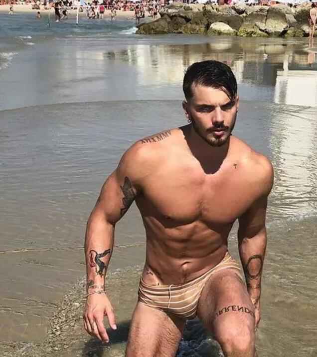 IG猛男情侣档双双硬撩，洋肠让你下体大海啸~ - 51虹马