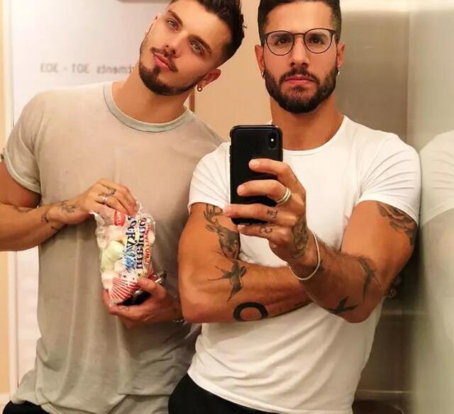 IG猛男情侣档双双硬撩，洋肠让你下体大海啸~ - 51虹马