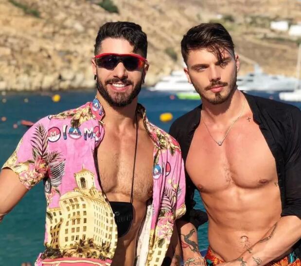 IG猛男情侣档双双硬撩，洋肠让你下体大海啸~ - 51虹马