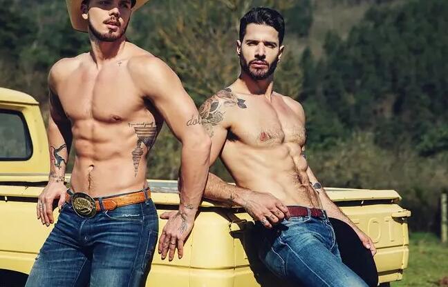 IG猛男情侣档双双硬撩，洋肠让你下体大海啸~ - 51虹马