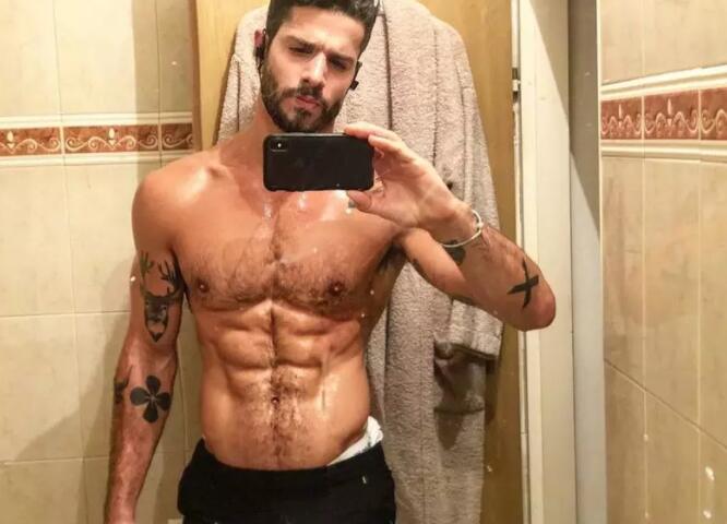 IG猛男情侣档双双硬撩，洋肠让你下体大海啸~ - 51虹马