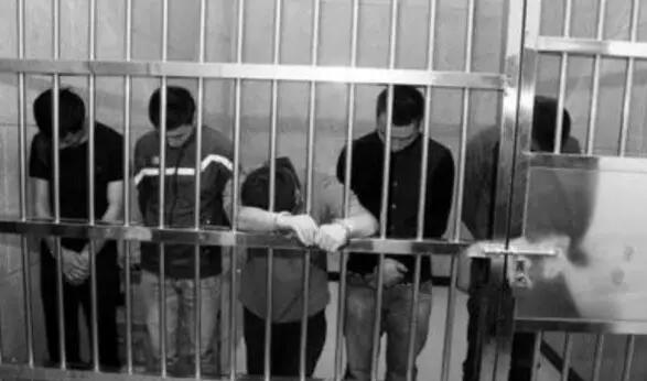 中专学生假冒同性恋玩“仙人跳”，大多未满 18 周岁！-51虹马