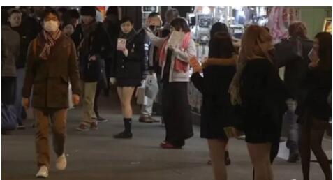 偷拍女大学生援交：1600一次3600包夜，要求住豪华酒店... - 51虹马