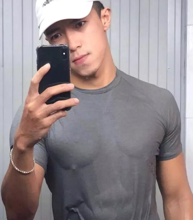 小狼狗全见写真泄出，名媛们的写真都是大写的性感！ - 51虹马