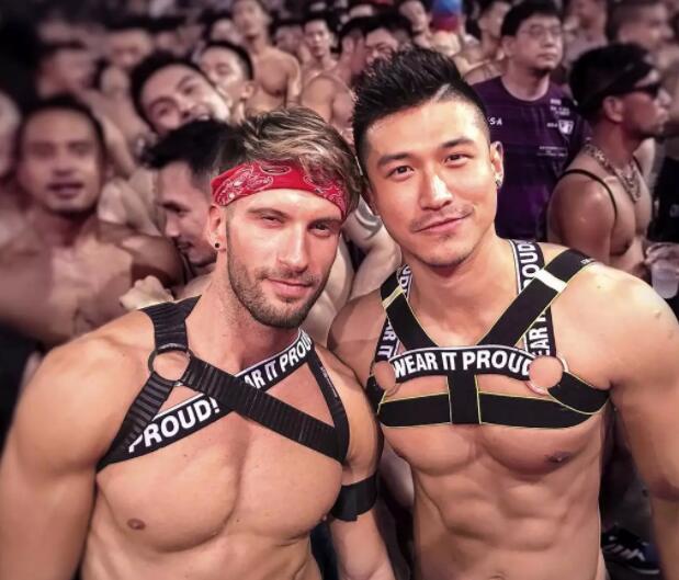 小狼狗全见写真泄出，名媛们的写真都是大写的性感！ - 51虹马