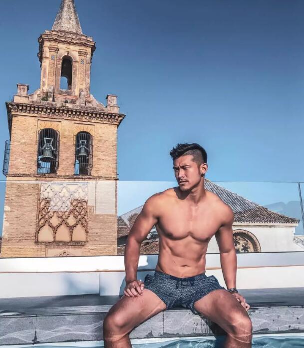 小狼狗全见写真泄出，名媛们的写真都是大写的性感！ - 51虹马