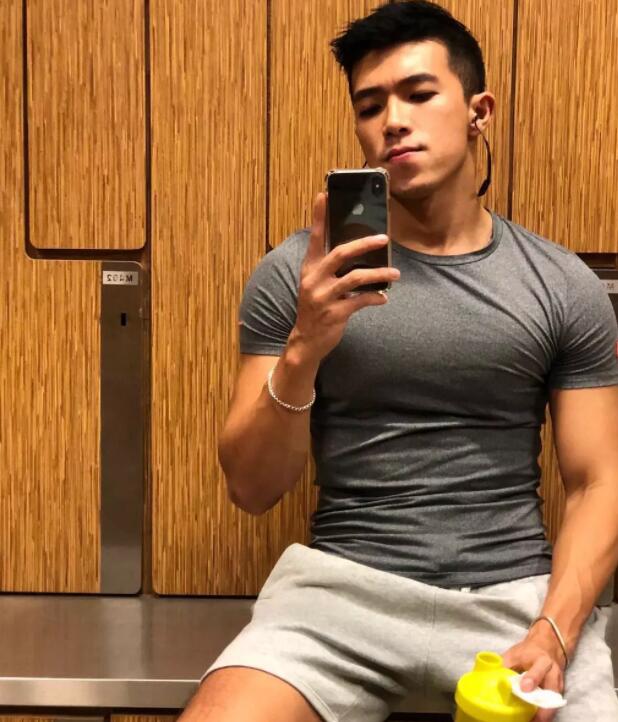 小狼狗全见写真泄出，名媛们的写真都是大写的性感！ - 51虹马