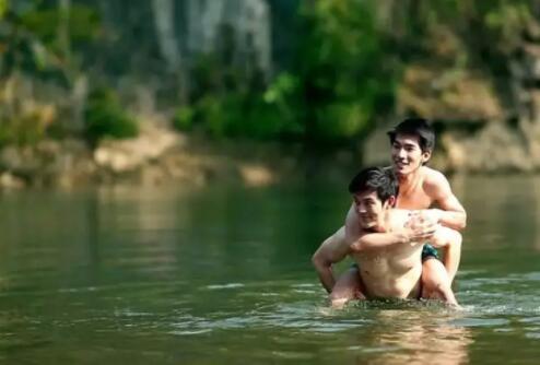 老师勾引自己的男学生，可他自己有BF啊！-51虹马