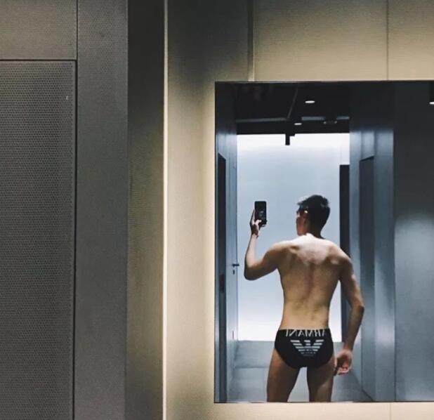 原味内裤+翘臀长腿！裆部藏雷各种露喷鼻血又要浪费卫生纸了！ - 51虹马