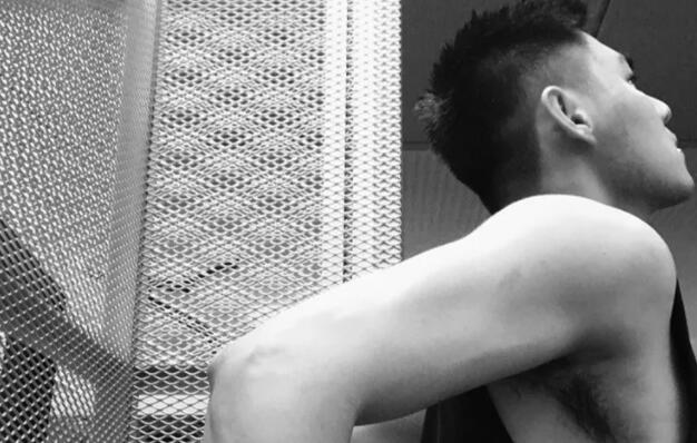 原味内裤+翘臀长腿！裆部藏雷各种露喷鼻血又要浪费卫生纸了！ - 51虹马