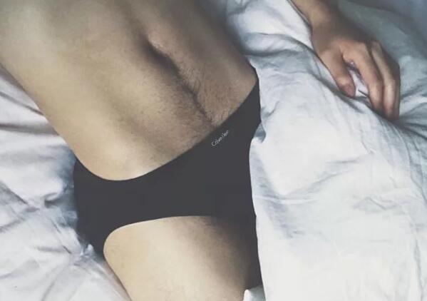 原味内裤+翘臀长腿！裆部藏雷各种露喷鼻血又要浪费卫生纸了！ - 51虹马