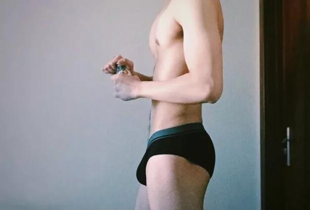 原味内裤+翘臀长腿！裆部藏雷各种露喷鼻血又要浪费卫生纸了！ - 51虹马