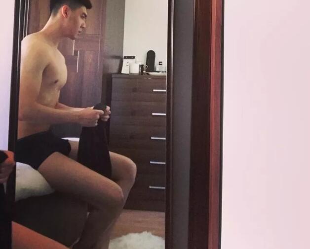 原味内裤+翘臀长腿！裆部藏雷各种露喷鼻血又要浪费卫生纸了！ - 51虹马