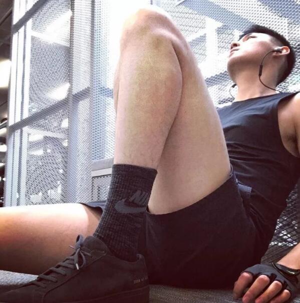 原味内裤+翘臀长腿！裆部藏雷各种露喷鼻血又要浪费卫生纸了！ - 51虹马