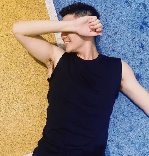 原味内裤+翘臀长腿！裆部藏雷各种露喷鼻血又要浪费卫生纸了！ - 51虹马