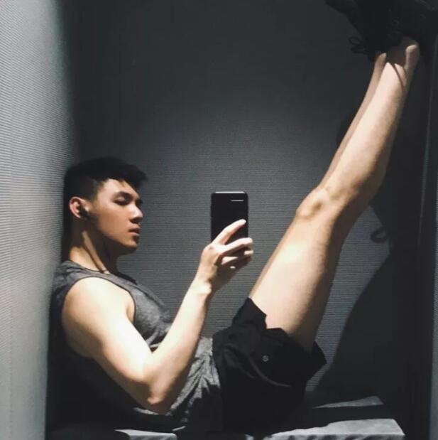 原味内裤+翘臀长腿！裆部藏雷各种露喷鼻血又要浪费卫生纸了！ - 51虹马