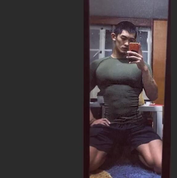 和樊大姐同框气势完全不输，寸头胡渣配大包分分钟帅到发大水！ - 51虹马