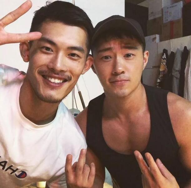 和樊大姐同框气势完全不输，寸头胡渣配大包分分钟帅到发大水！ - 51虹马