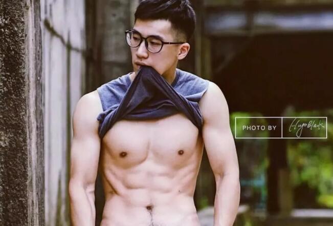 呆萌犬颜小奶狗，脱衣变成精壮小狼狗！颜肉双修秒杀大批网红！-51虹马