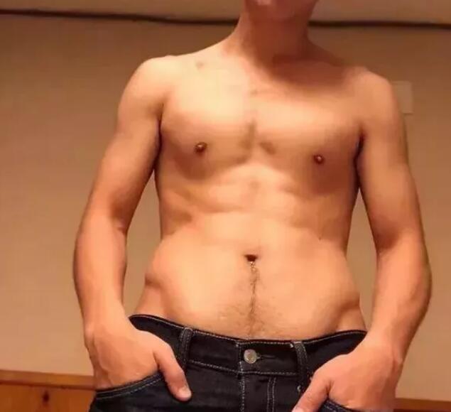 呆萌犬颜小奶狗，脱衣变成精壮小狼狗！颜肉双修秒杀大批网红！ - 51虹马