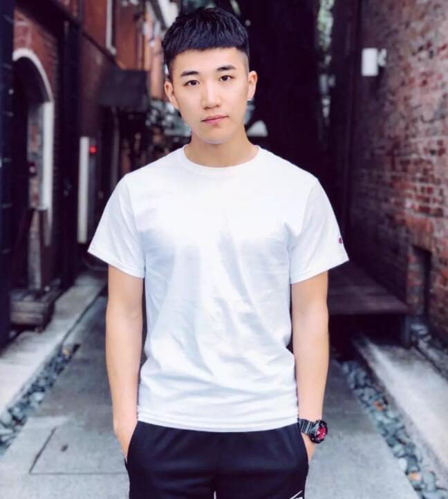 呆萌犬颜小奶狗，脱衣变成精壮小狼狗！颜肉双修秒杀大批网红！ - 51虹马