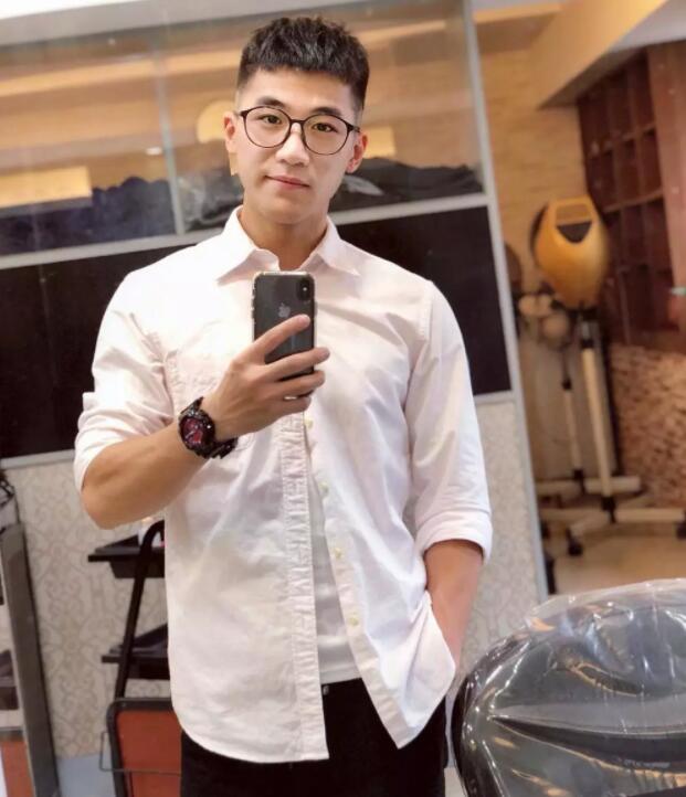 呆萌犬颜小奶狗，脱衣变成精壮小狼狗！颜肉双修秒杀大批网红！ - 51虹马