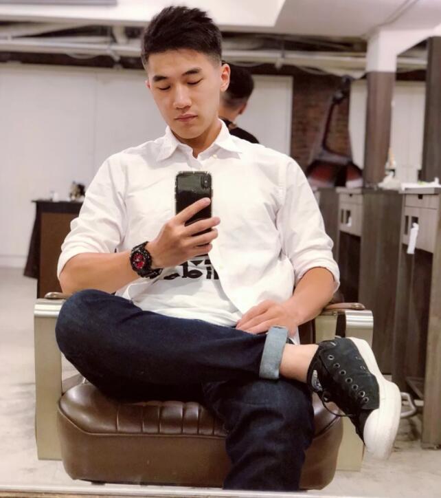 呆萌犬颜小奶狗，脱衣变成精壮小狼狗！颜肉双修秒杀大批网红！ - 51虹马