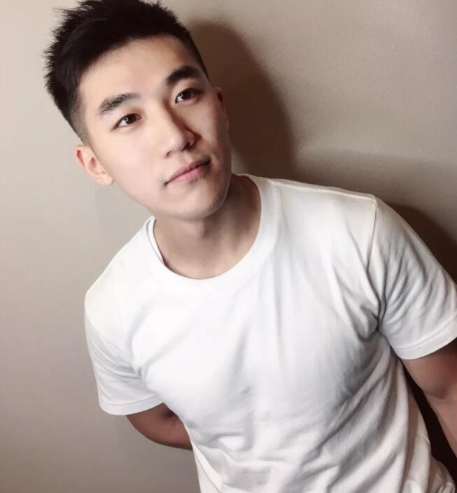 呆萌犬颜小奶狗，脱衣变成精壮小狼狗！颜肉双修秒杀大批网红！ - 51虹马