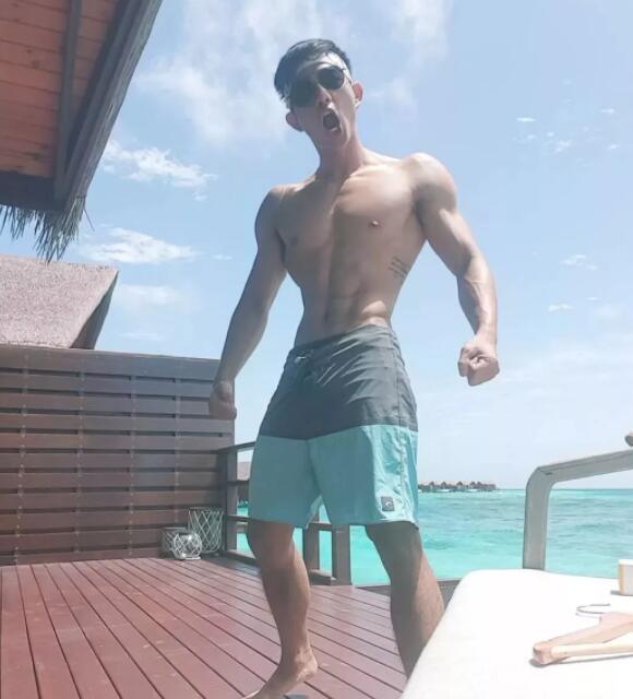 极品公狗腰侧颜小哥被扒,竟然演过基片?!杀伤力超强画面没眼看惹!! - 51虹马 极品公狗腰侧颜小哥被扒,竟然演过基片?!杀伤力超强画面没眼看惹!! - 51虹马