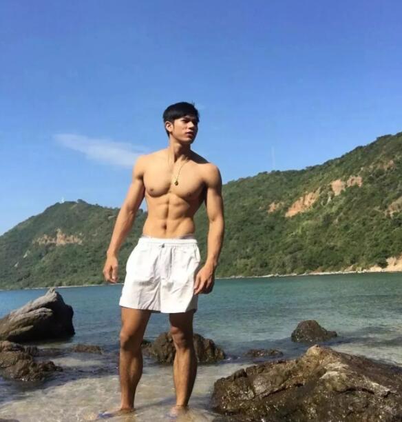 极品公狗腰侧颜小哥被扒，竟然演过基片?!杀伤力超强画面没眼看惹！！ - 51虹马