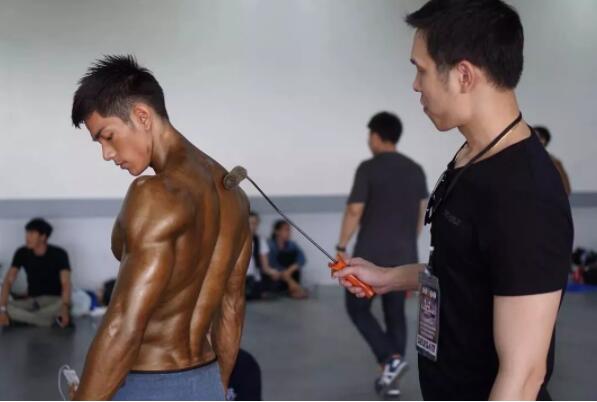 极品公狗腰侧颜小哥被扒，竟然演过基片?!杀伤力超强画面没眼看惹！！ - 51虹马