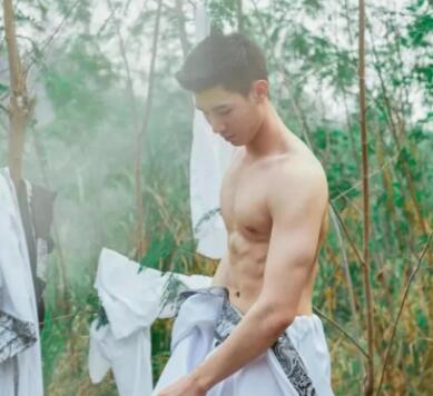 守了25年的处男身，今晚我要亲自献给小狼哥哥 - 51虹马