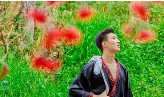 守了25年的处男身，今晚我要亲自献给小狼哥哥 - 51虹马