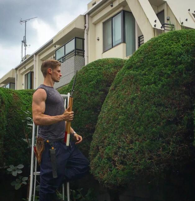 天菜园丁强烈要求加入岛国，竟还玩起筋肉操？ - 51虹马