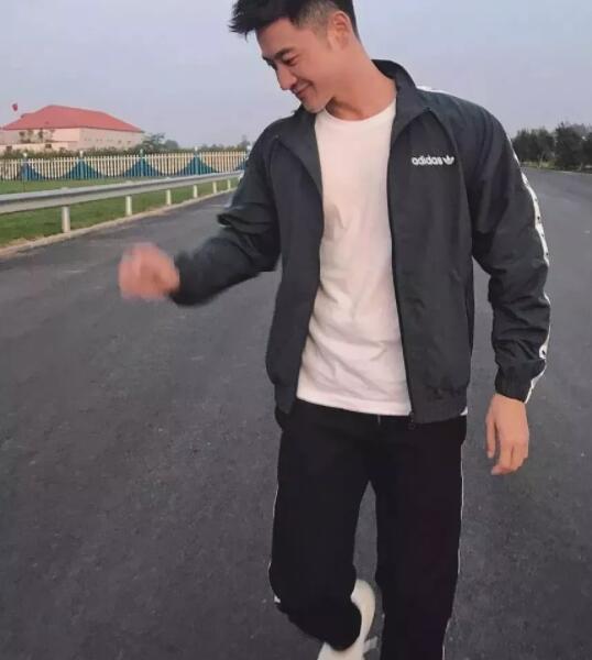 看点∣北电极品翘臀天菜,正装下竟隐藏了这么好的身材,直男看了都要弯! - 51虹马 看点∣北电极品翘臀天菜,正装下竟隐藏了这么好的身材,直男看了都要弯! - 51虹马