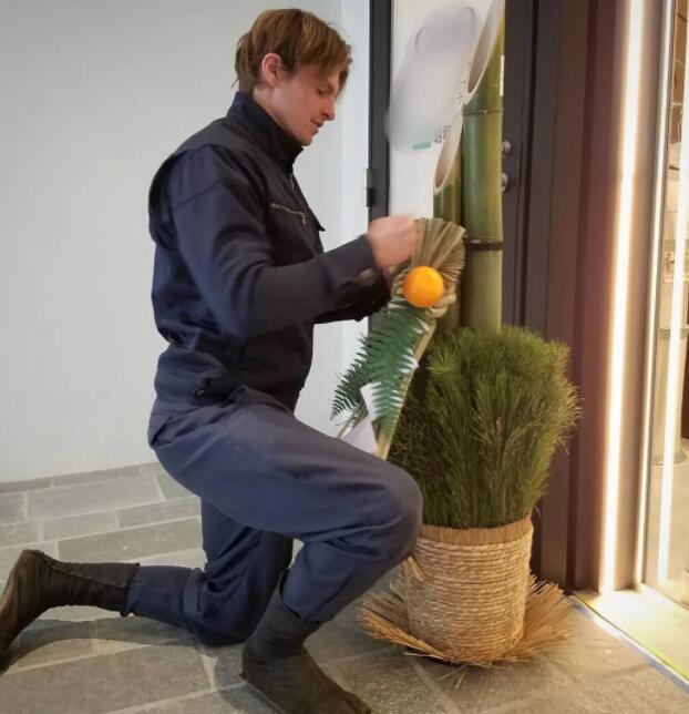 天菜园丁强烈要求加入岛国，竟还玩起筋肉操？ - 51虹马