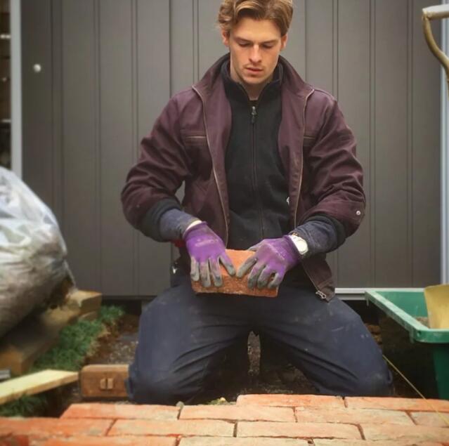 天菜园丁强烈要求加入岛国，竟还玩起筋肉操？ - 51虹马