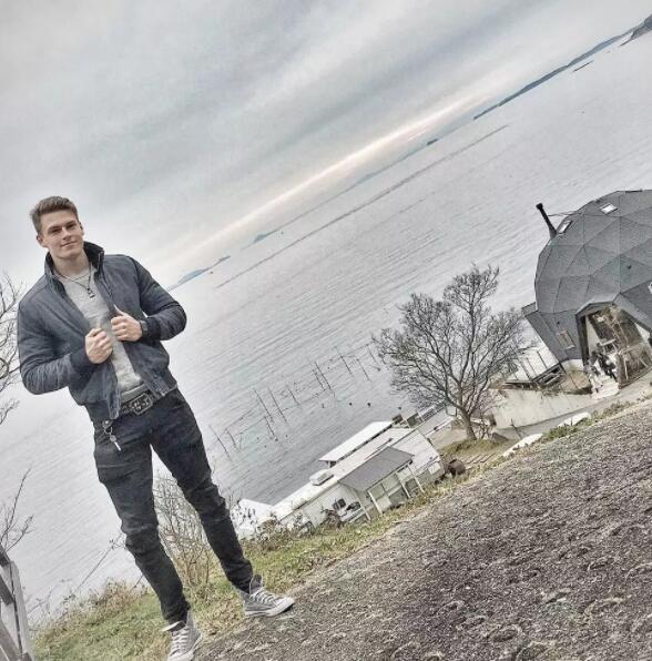 天菜园丁强烈要求加入岛国，竟还玩起筋肉操？ - 51虹马