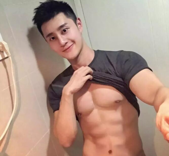 看点∣北电极品翘臀天菜，正装下竟隐藏了这么好的身材，直男看了都要弯！ - 51虹马