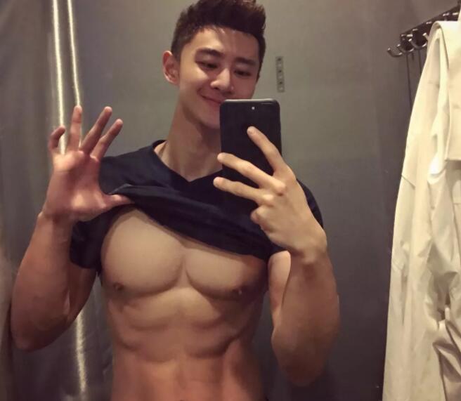 看点∣北电极品翘臀天菜，正装下竟隐藏了这么好的身材，直男看了都要弯！ - 51虹马