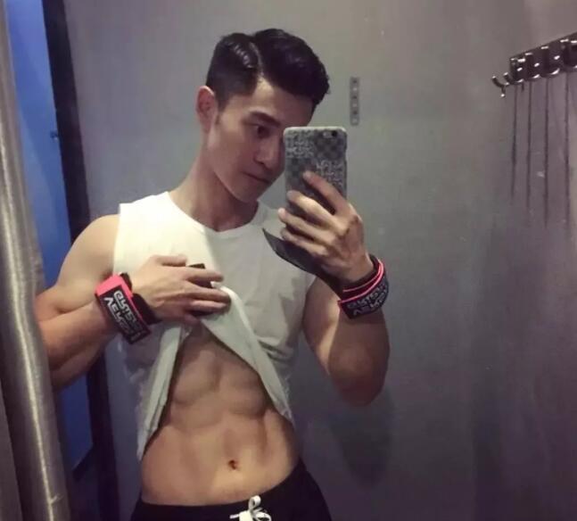 看点∣北电极品翘臀天菜，正装下竟隐藏了这么好的身材，直男看了都要弯！ - 51虹马