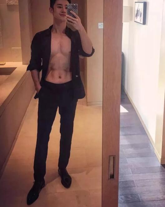 看点∣北电极品翘臀天菜，正装下竟隐藏了这么好的身材，直男看了都要弯！ - 51虹马