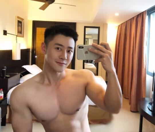 看点∣北电极品翘臀天菜，正装下竟隐藏了这么好的身材，直男看了都要弯！ - 51虹马