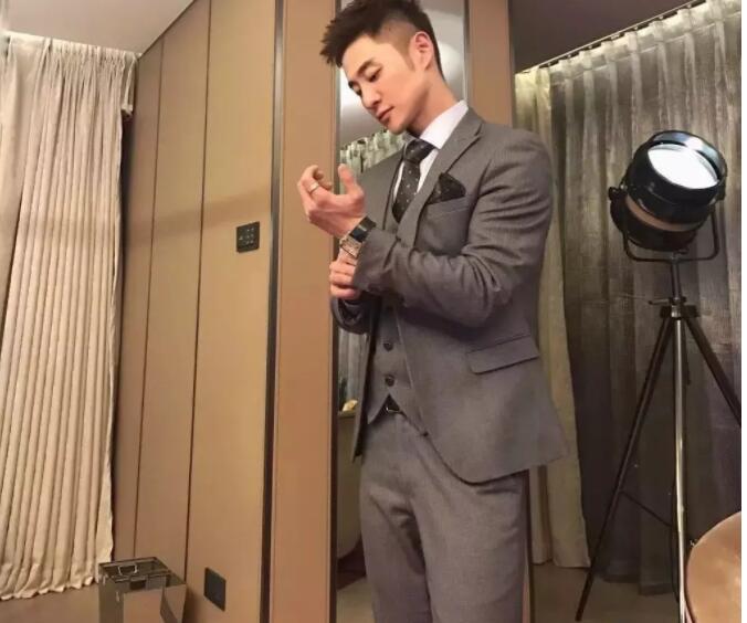 看点∣北电极品翘臀天菜，正装下竟隐藏了这么好的身材，直男看了都要弯！ - 51虹马